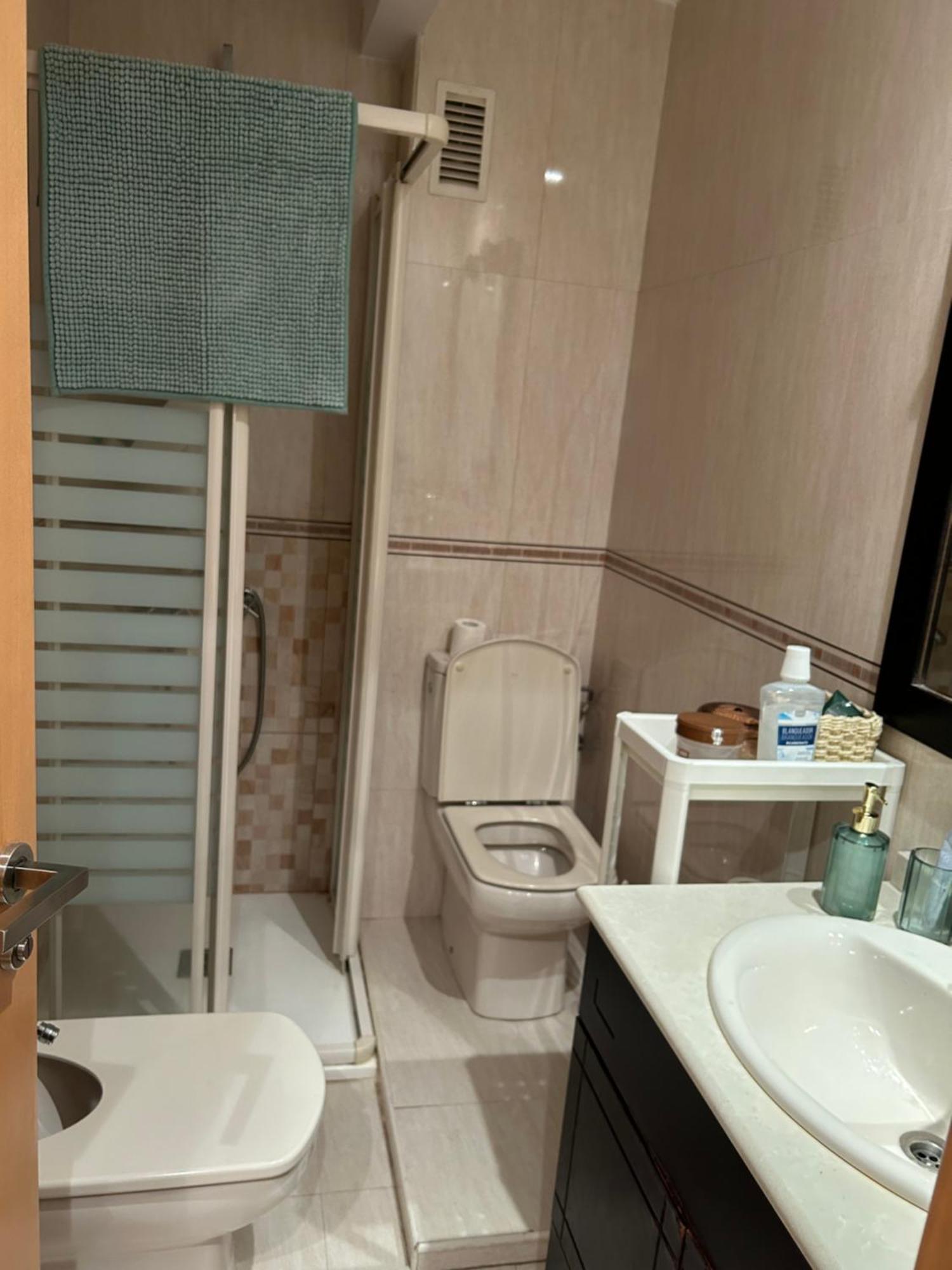 Comoda Habitacion Individual 马德里 外观 照片